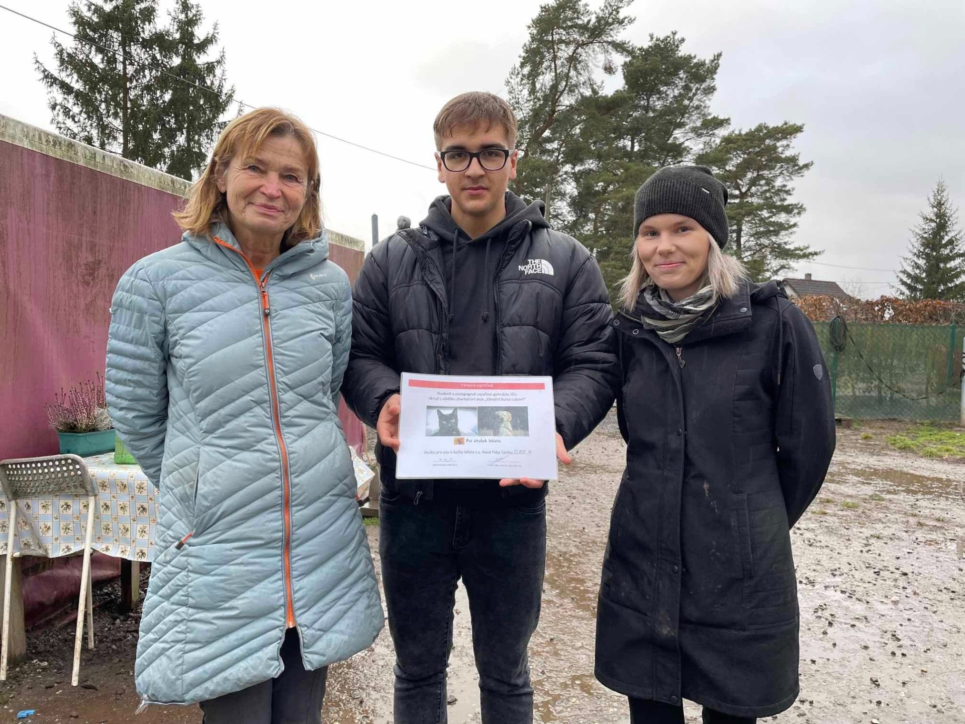 Vpravo Aneta (předsedkyně spolku) vlevo Jana (člen výboru)